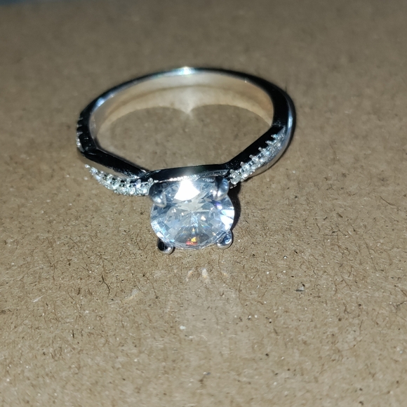 Woman's cubic Zirconia sterling silver stamped 925 - Picture 3 of 10